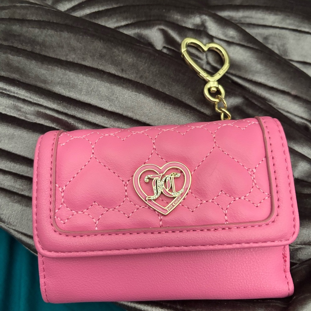 Pink Quilted Heart Keychain Wallet juicy couture

Cash app payments only